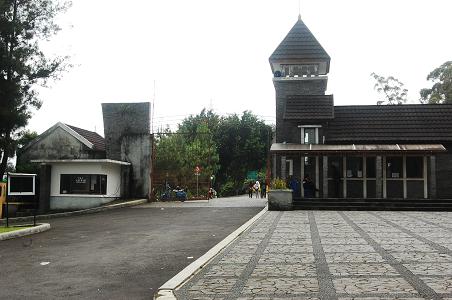 pintu gerbang kebun raya cibodas